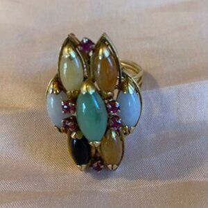 Vintage Multi colored Jade 14k with rubies Yellow Gold Ring Size 7
